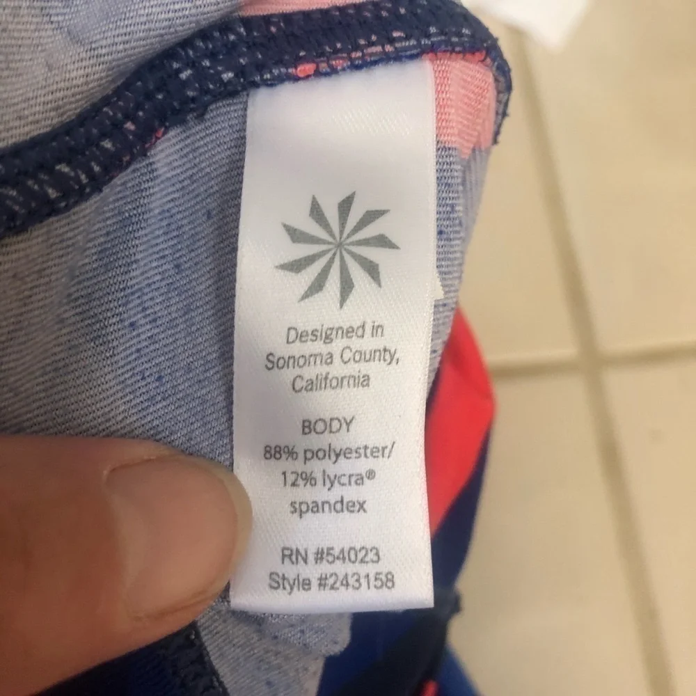 ATHLETA geometric pattern leggings, small